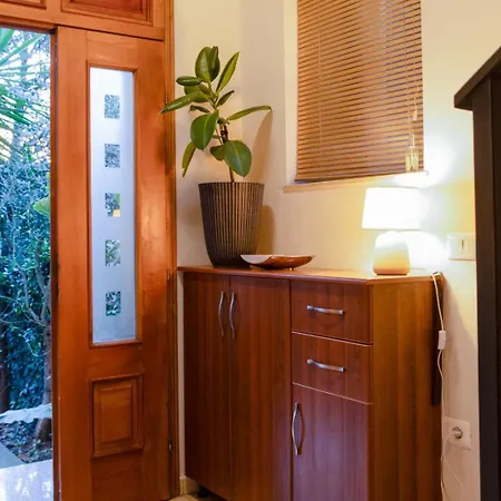 Apartment G House *