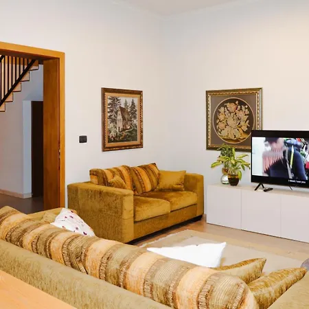 G House Apartment *