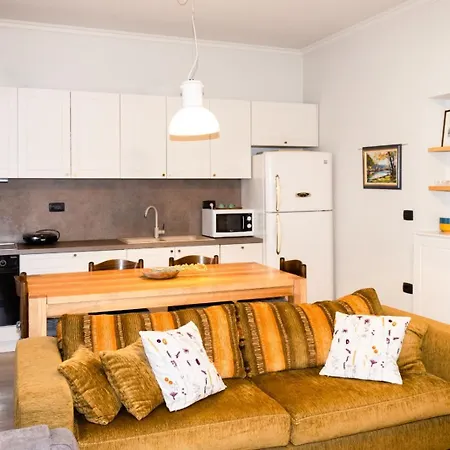 Apartment G House *