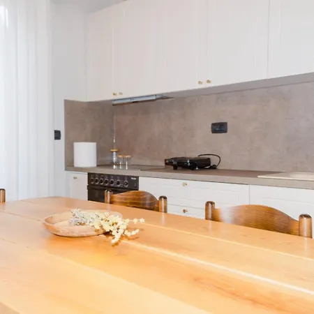 Apartment G House *