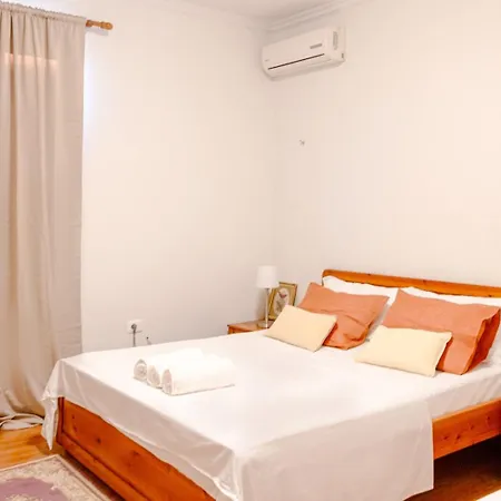 G House Apartment *